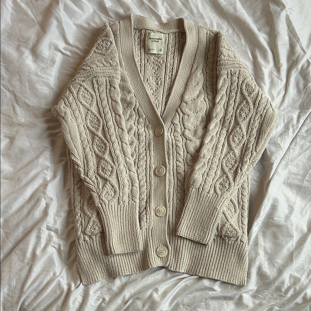 Abercrombie & Fitch Light Tan Oversized Cable Knit Cardigan